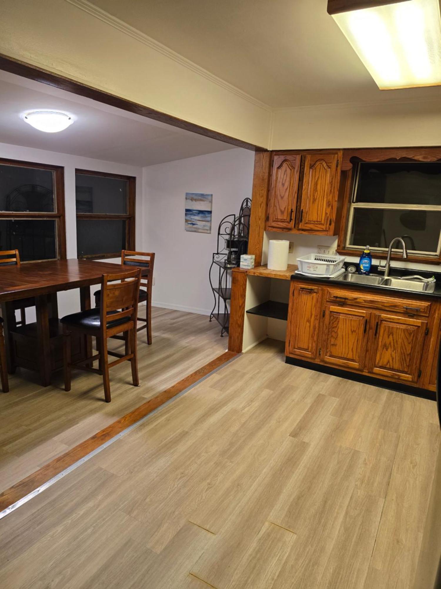 Appartamento Unit 2 At Oilgate At Oakdale Akron Esterno foto